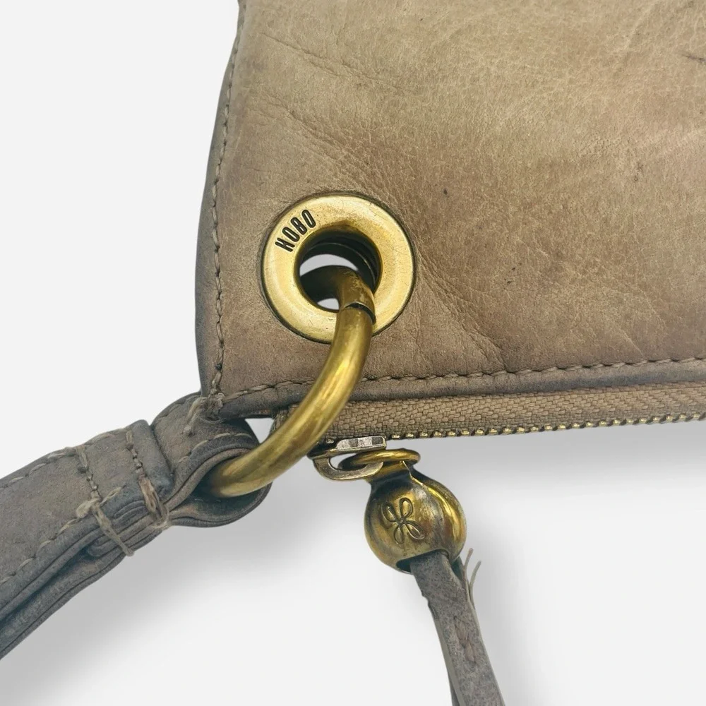 Hobo International Vida Wristlet Gray Leather Clutch Purse‎ Wallet